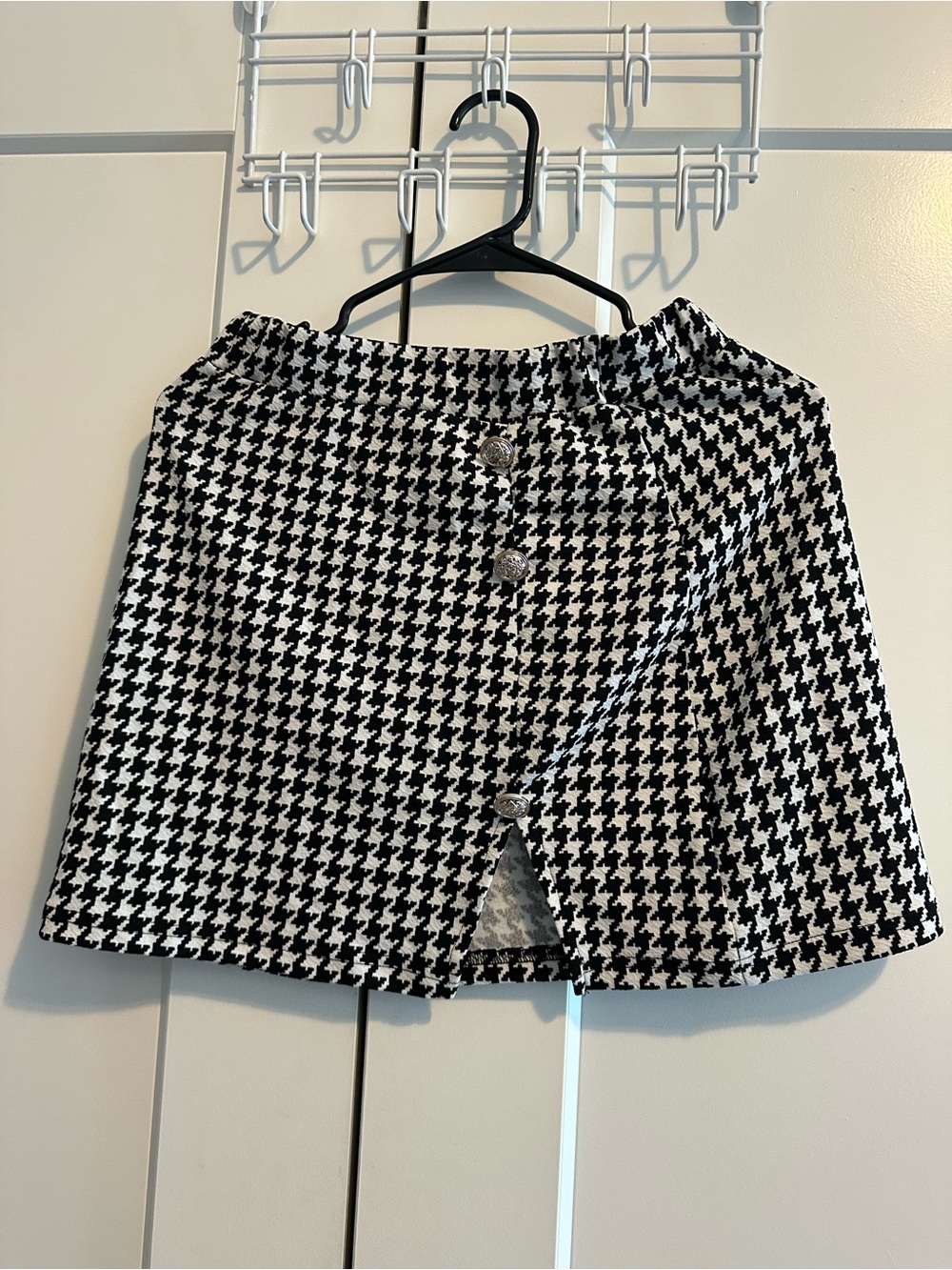 Houndstooth Button-Front Mini Skirt - Black & White